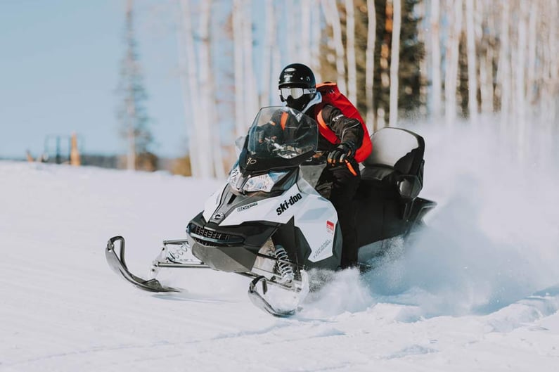 utah-snowmobiling-tour